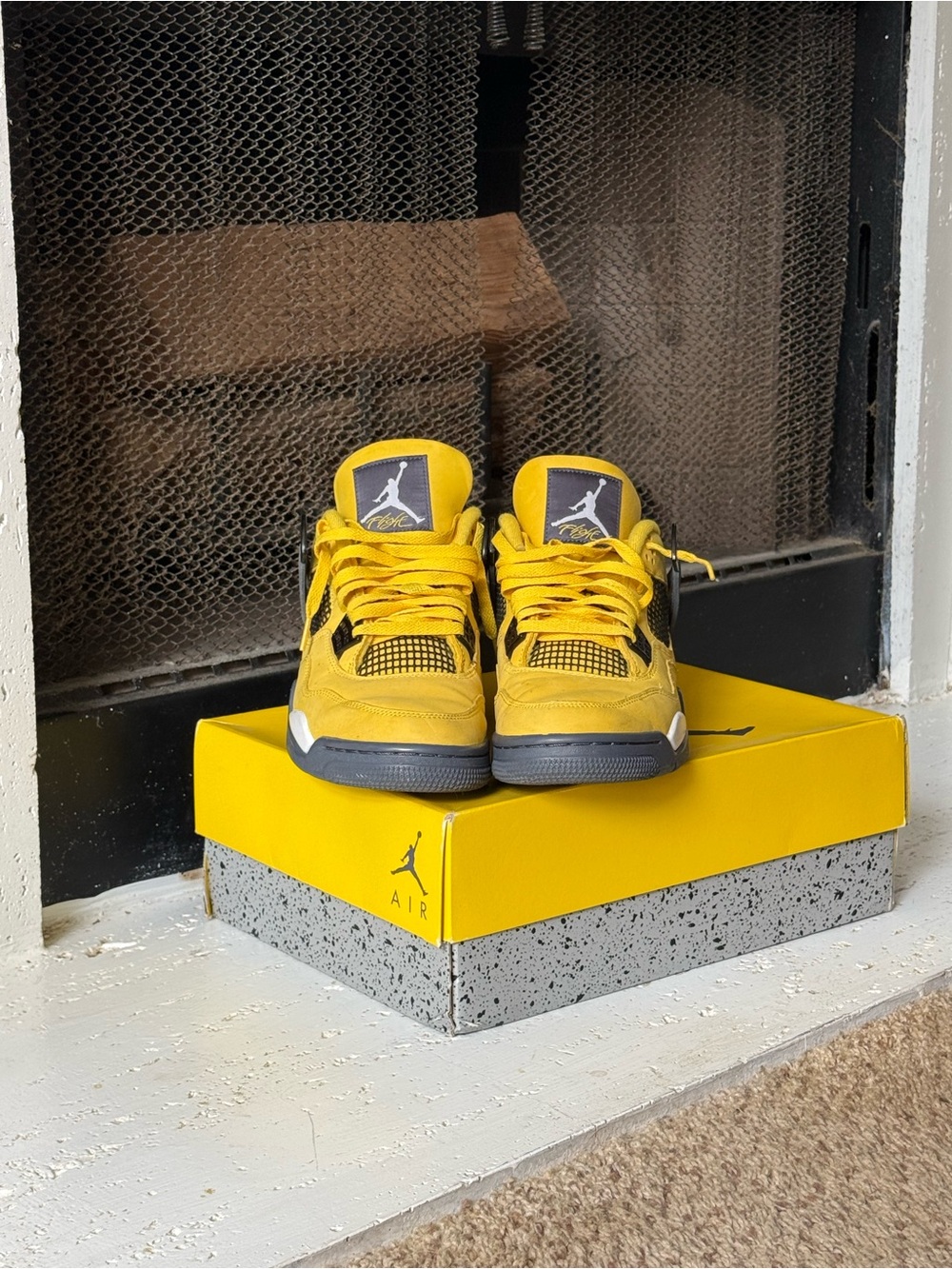 Jordan Retro 4 Lightning - Picture 3 of 3